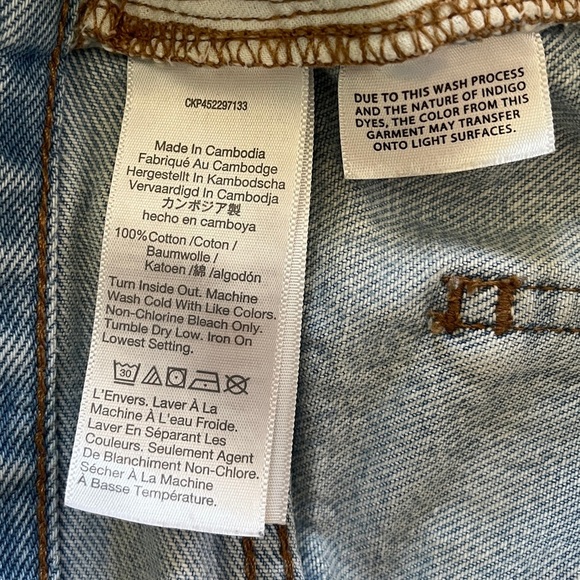 Madewell Relaxed Denim Cutoff Shorts High Rise, 2.5” Inseam | Light Wash | 27 - Picture 9 of 11